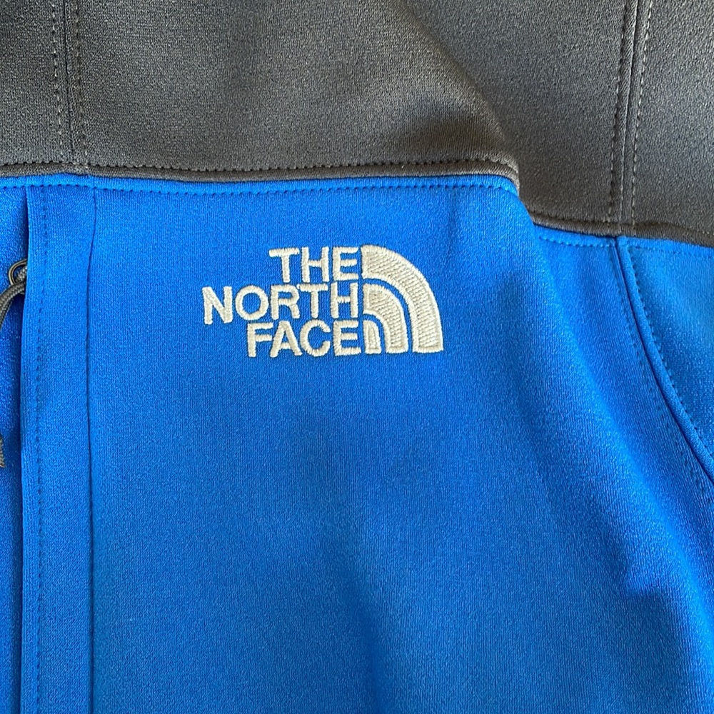 The North Face Men's Lightweight Jacket - Picture 5 of 9